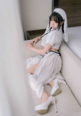 欧美美女大胆人体艺术图片_英文版字幕